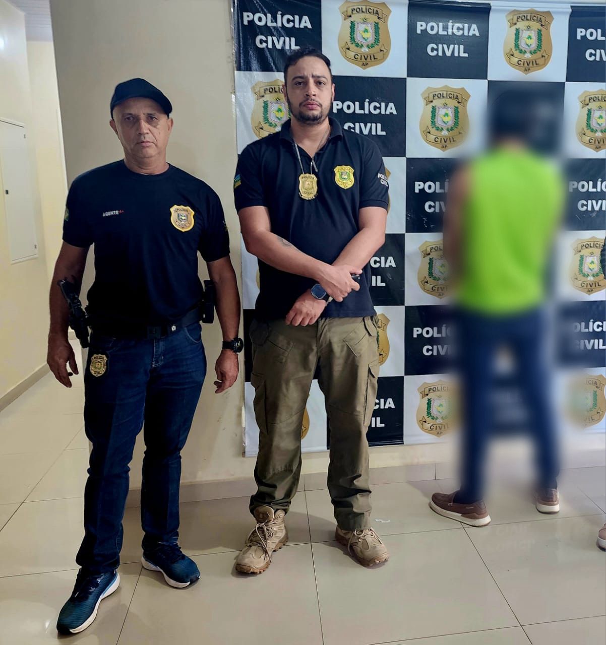 EM MACAPÁ, POLÍCIA CIVIL PRENDE INDIVÍDUO ACUSADO PELA PRÁTICA DOS CRIMES DE DESCUMPRIMENTO DE MEDIDA PROTETIVA DE URGÊNCIA, PERSEGUIÇÃO E AMEAÇA